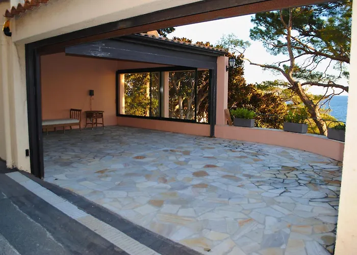 Capdale Horizon With Separate Villa *